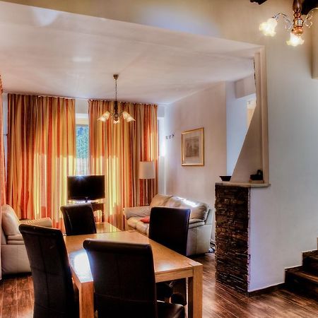 Отель Vila Pinul Si Mesteacanul Пояна-Брашов Экстерьер фото