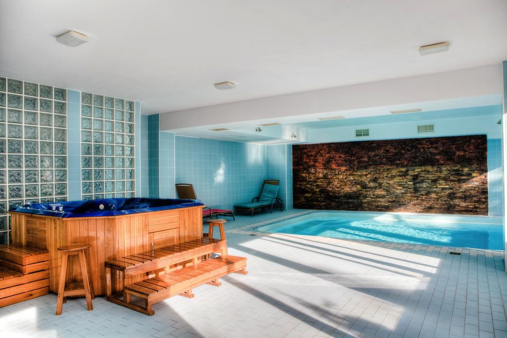 Отель Vila Pinul Si Mesteacanul Пояна-Брашов Экстерьер фото